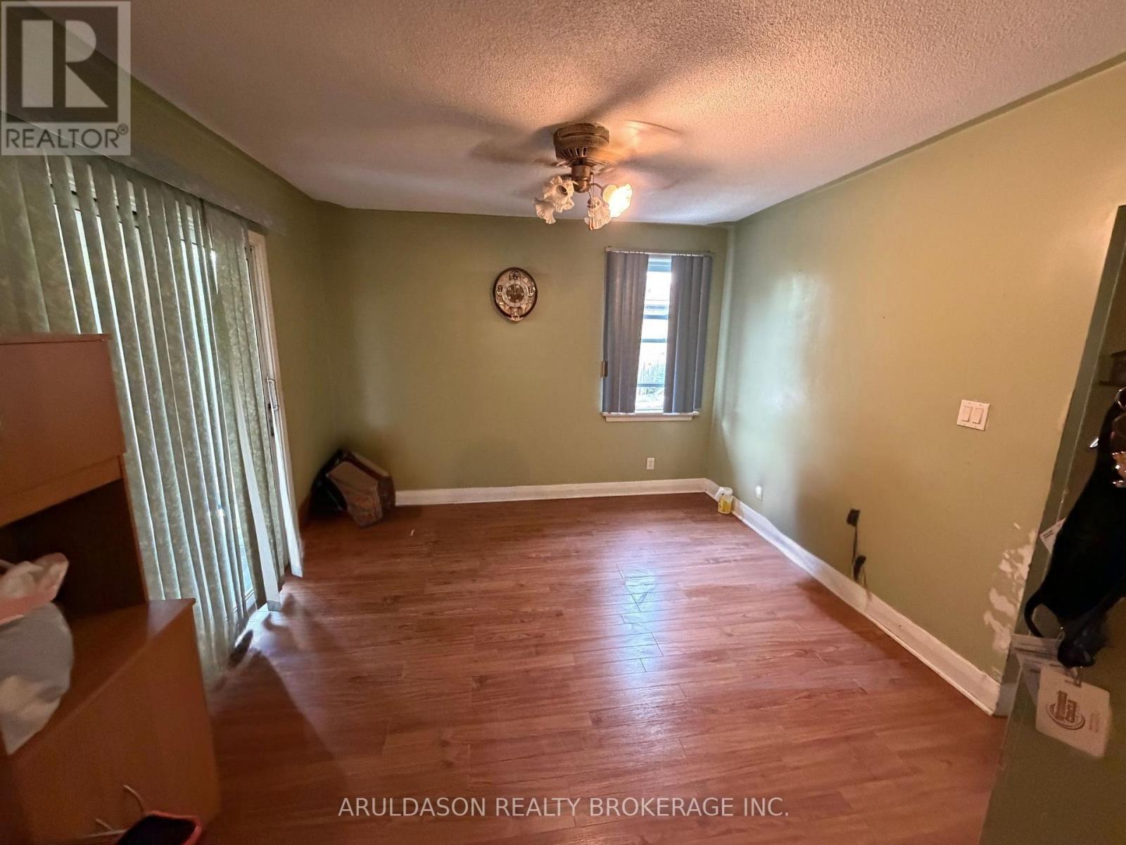 457 MONTCALM AVENUE - 3