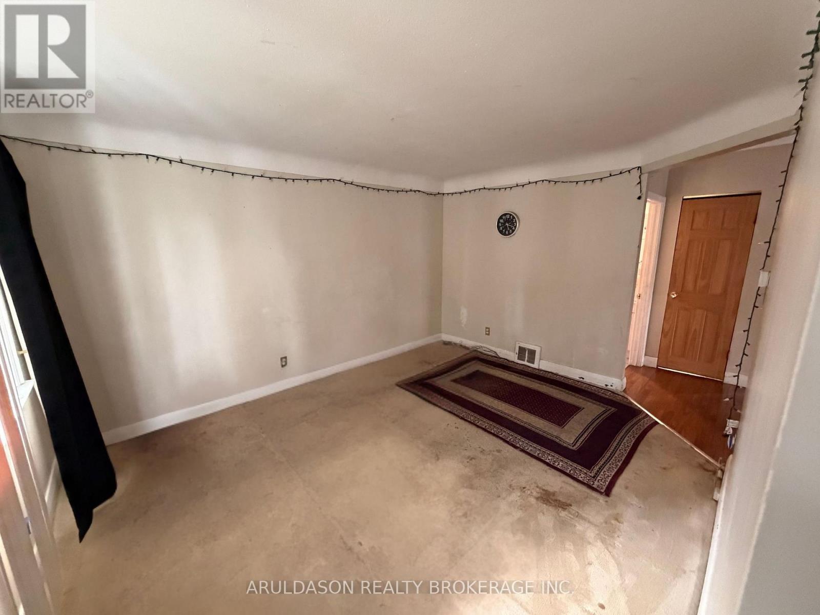 457 MONTCALM AVENUE - 7