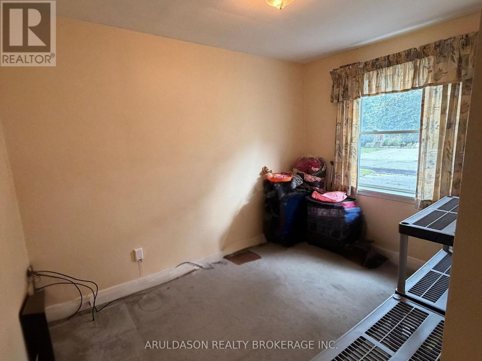 457 MONTCALM AVENUE - 8