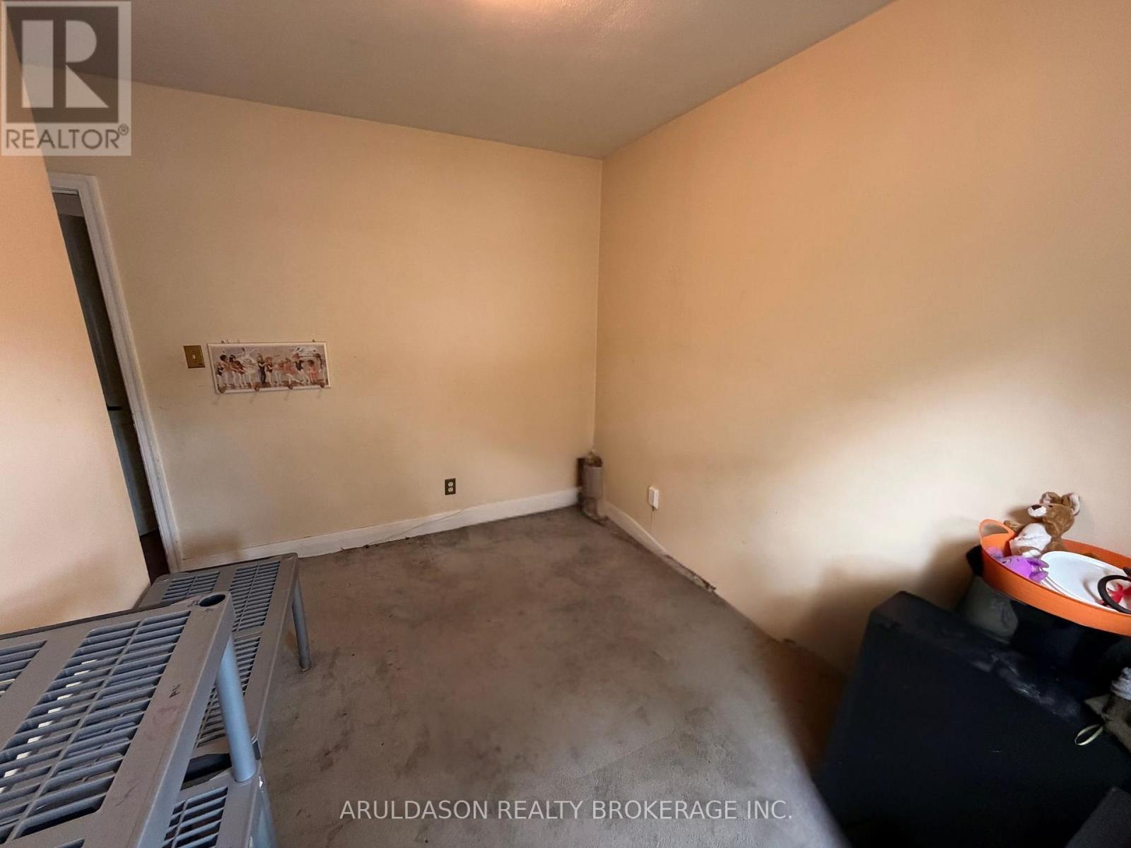 457 MONTCALM AVENUE - 9