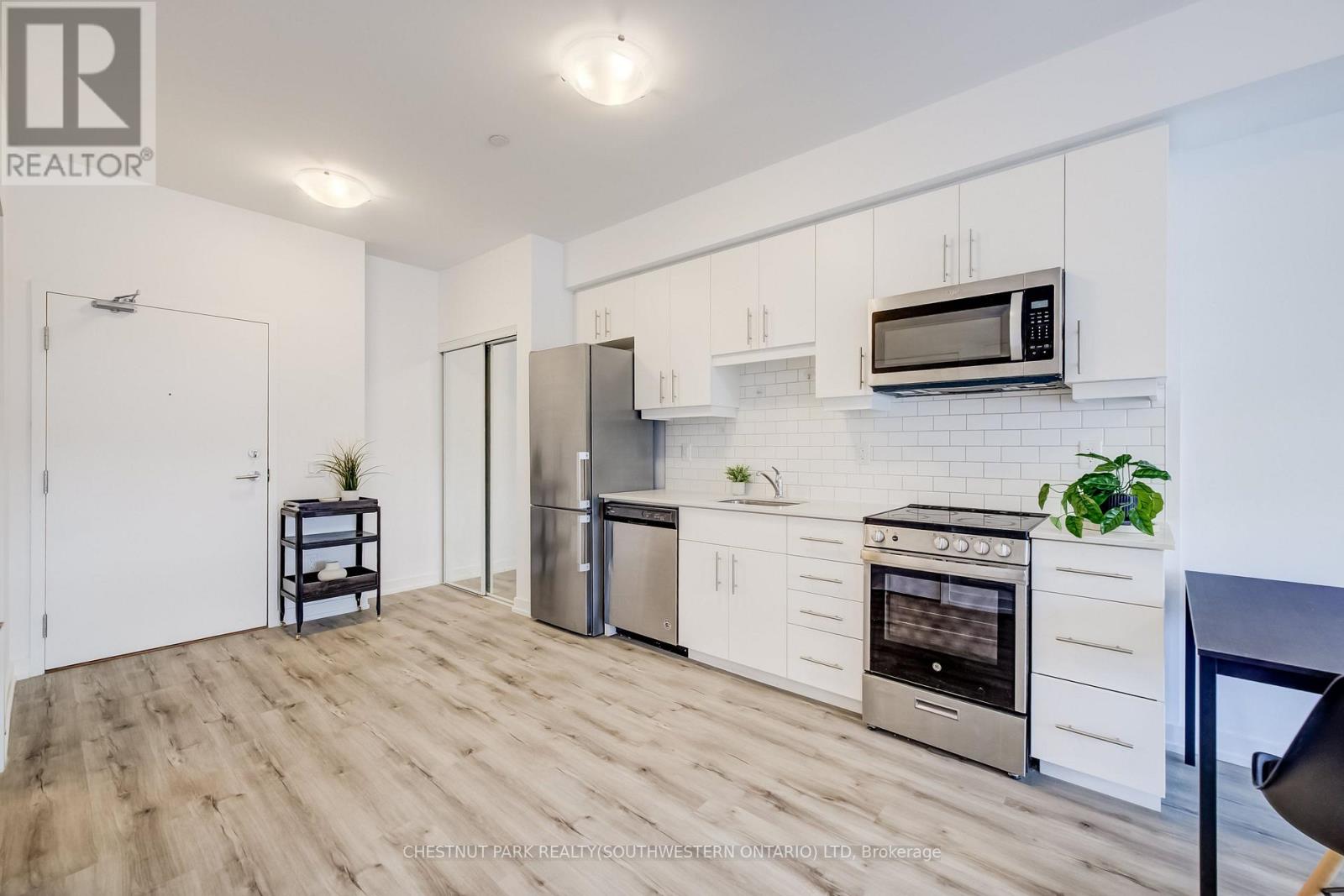 #510 247 NORTHFIELD DRIVE E - 6