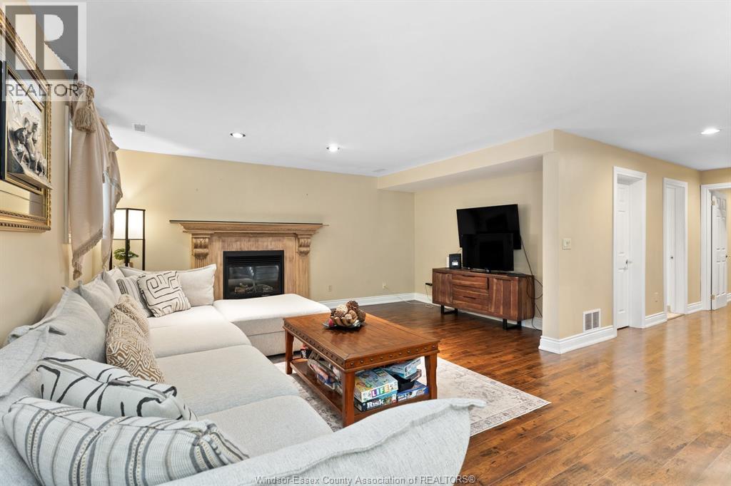 2085 EDGEMORE - 22