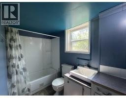 5010 44 Avenue, Ponoka, AB T4J1J6 Photo 13