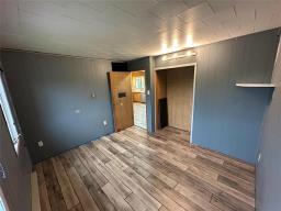 82075 44 Highway, Rennie, MB R0E1R0 Photo 22