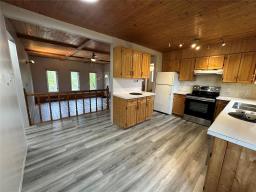 82075 44 Highway, Rennie, MB R0E1R0 Photo 10