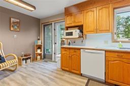 3pc Bathroom - 256 Southwood Street, Grunthal, MB R0A0R0 Photo 10
