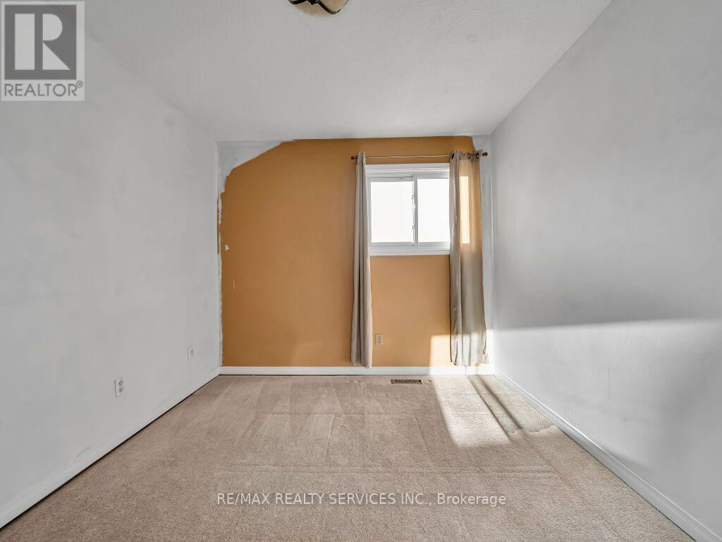 41 SIMMONS BOULEVARD - Image 26