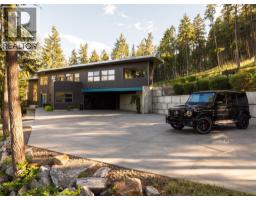  324 Clifton Road, Kelowna