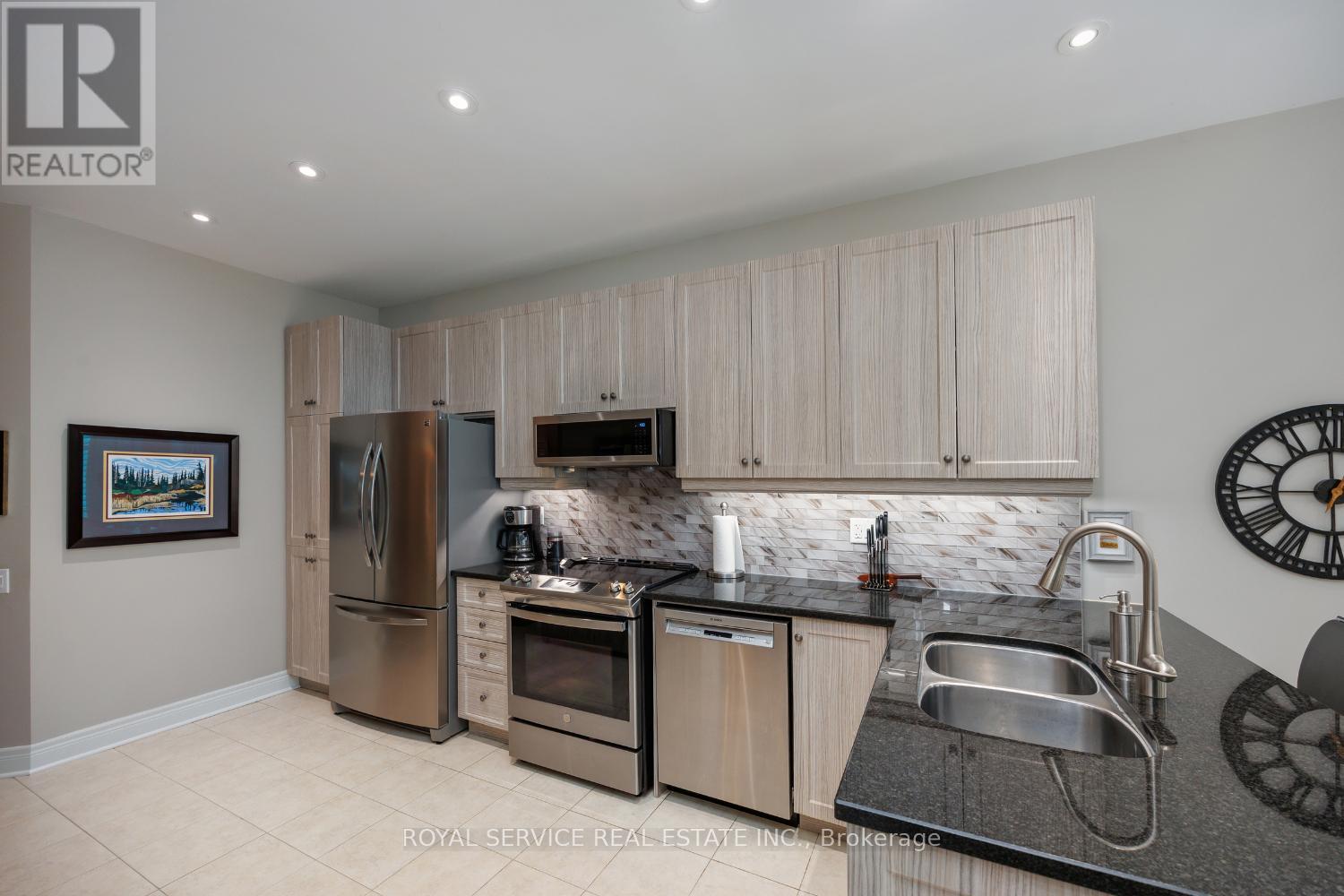 9 POTTS LANE - 9