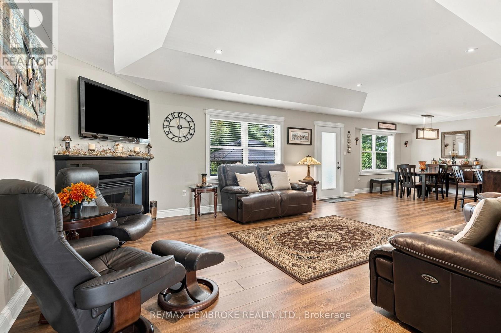 221 ORIOLE CRESCENT - Image 16