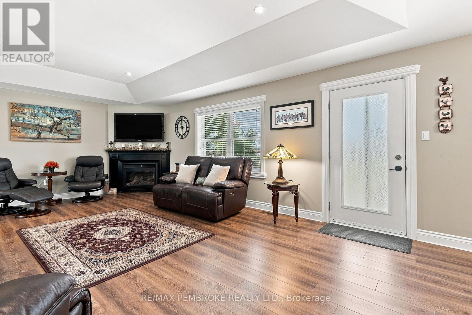 221 ORIOLE CRESCENT - Image 18