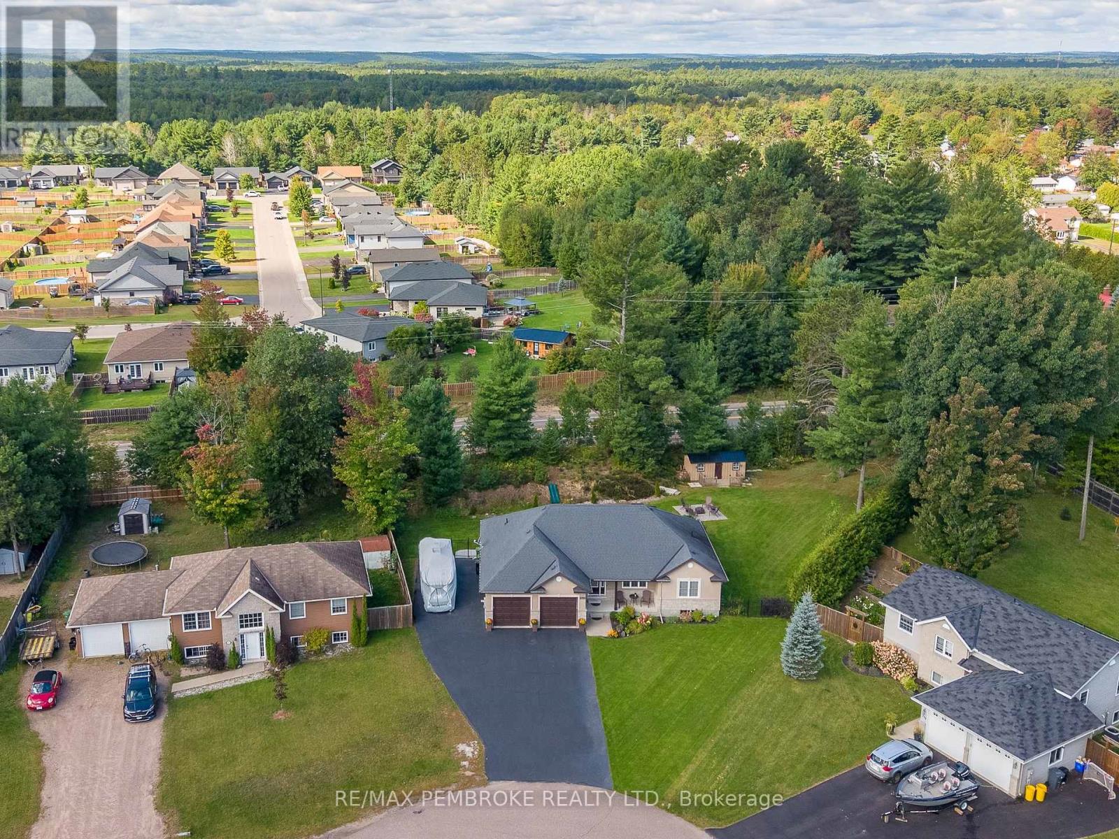 221 ORIOLE CRESCENT - Image 7