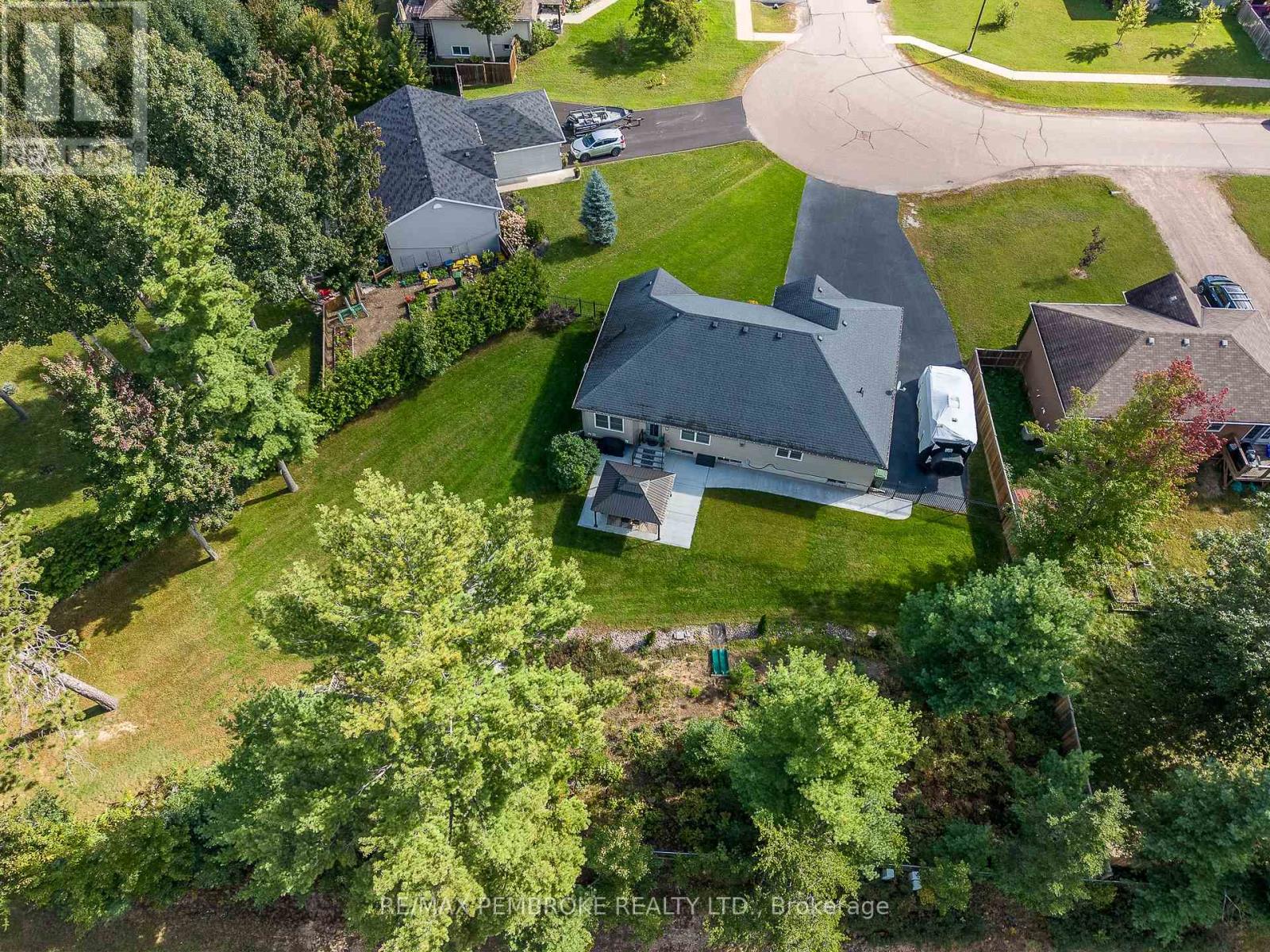221 ORIOLE CRESCENT - Image 8