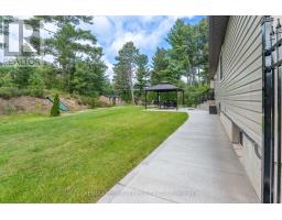 Family room - 221 Oriole Crescent, Petawawa, ON K8H0A7 Photo 9