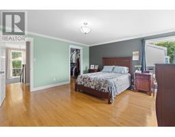 99 Bonaventure Avenue thumbnail 32