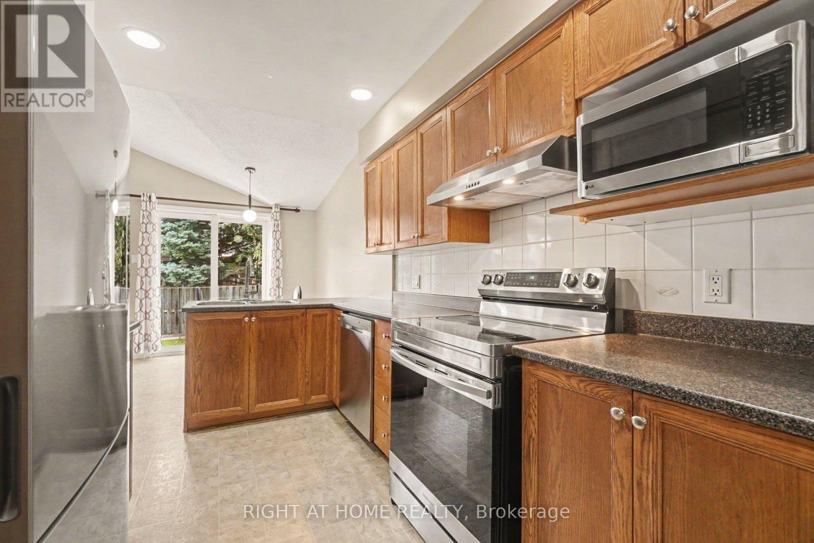623 WILD SHORE CRESCENT photo 13