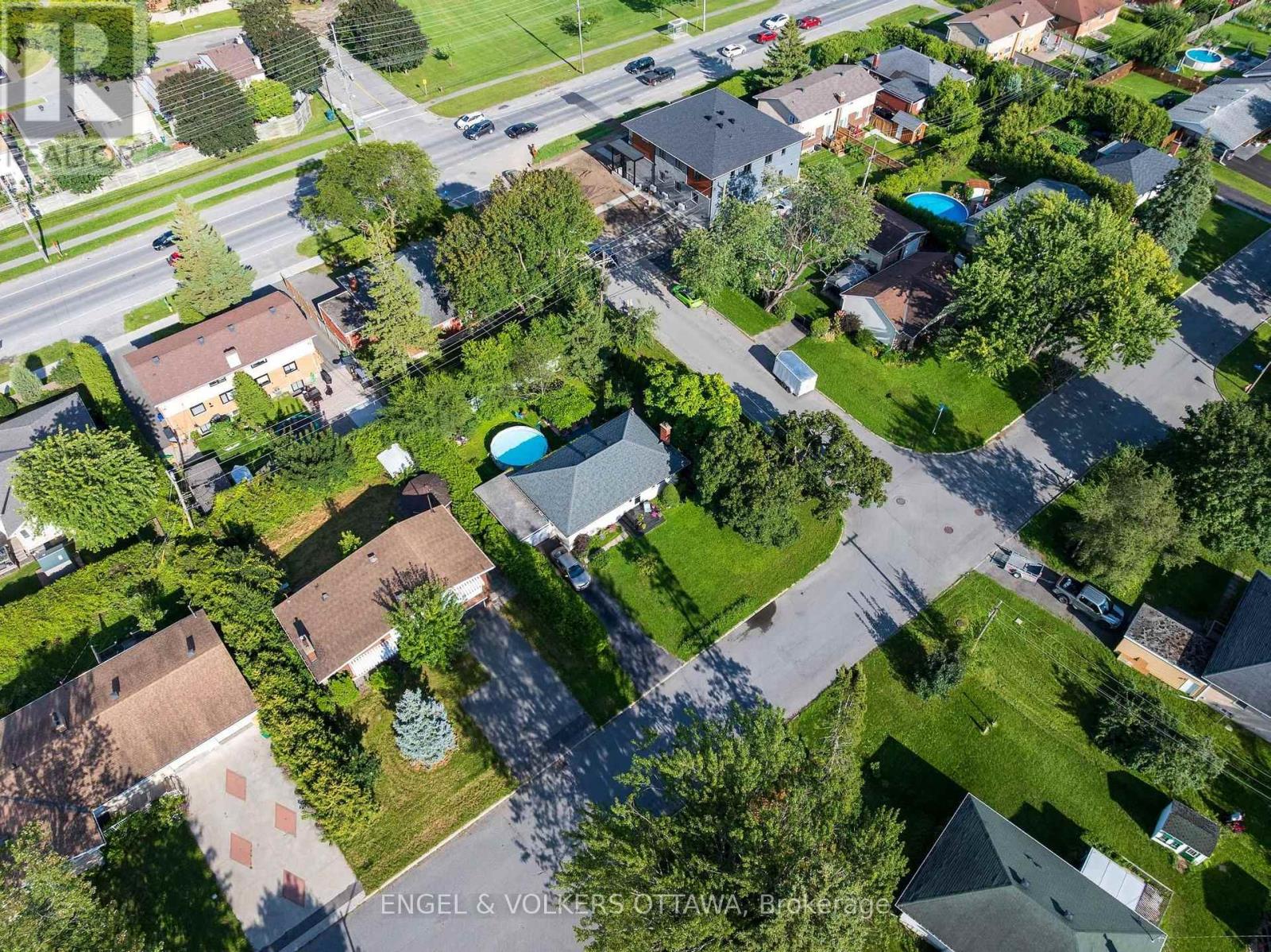 11 HILLIARD AVENUE photo 28