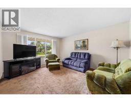 4pc Bathroom - 7944 Huntington Road Ne, Calgary, AB T2K5A3 Photo 7