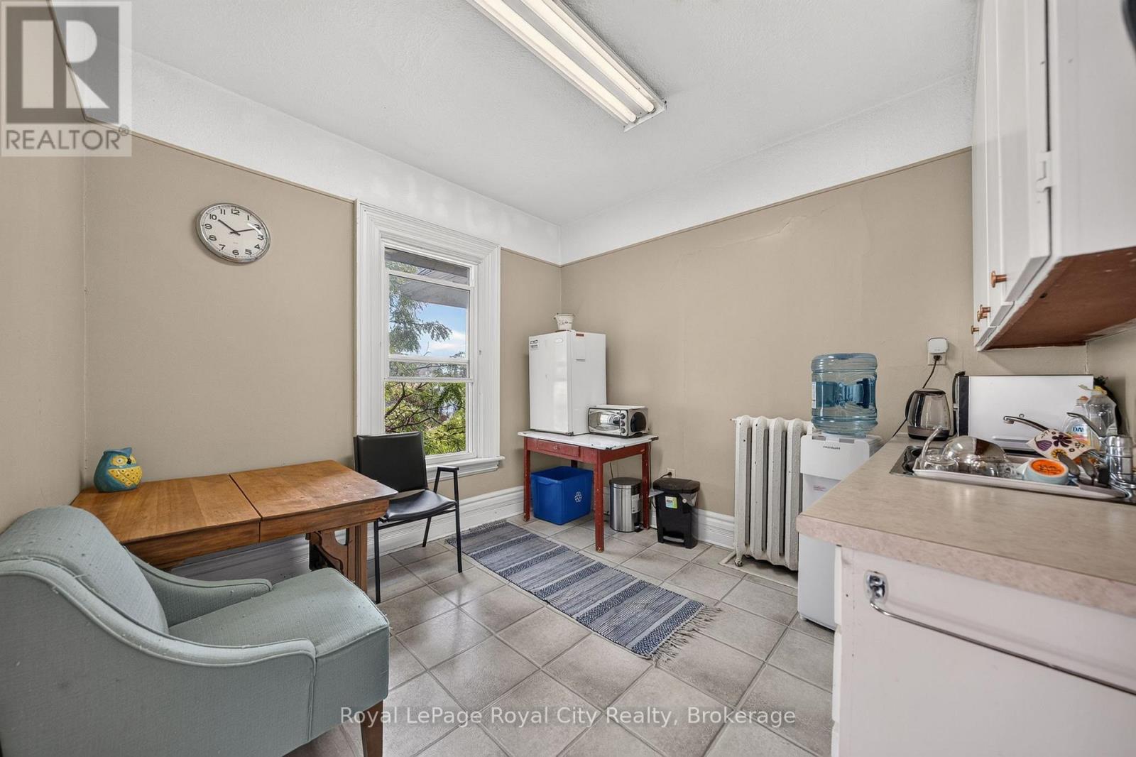 15 Cork Street East — photo 18
