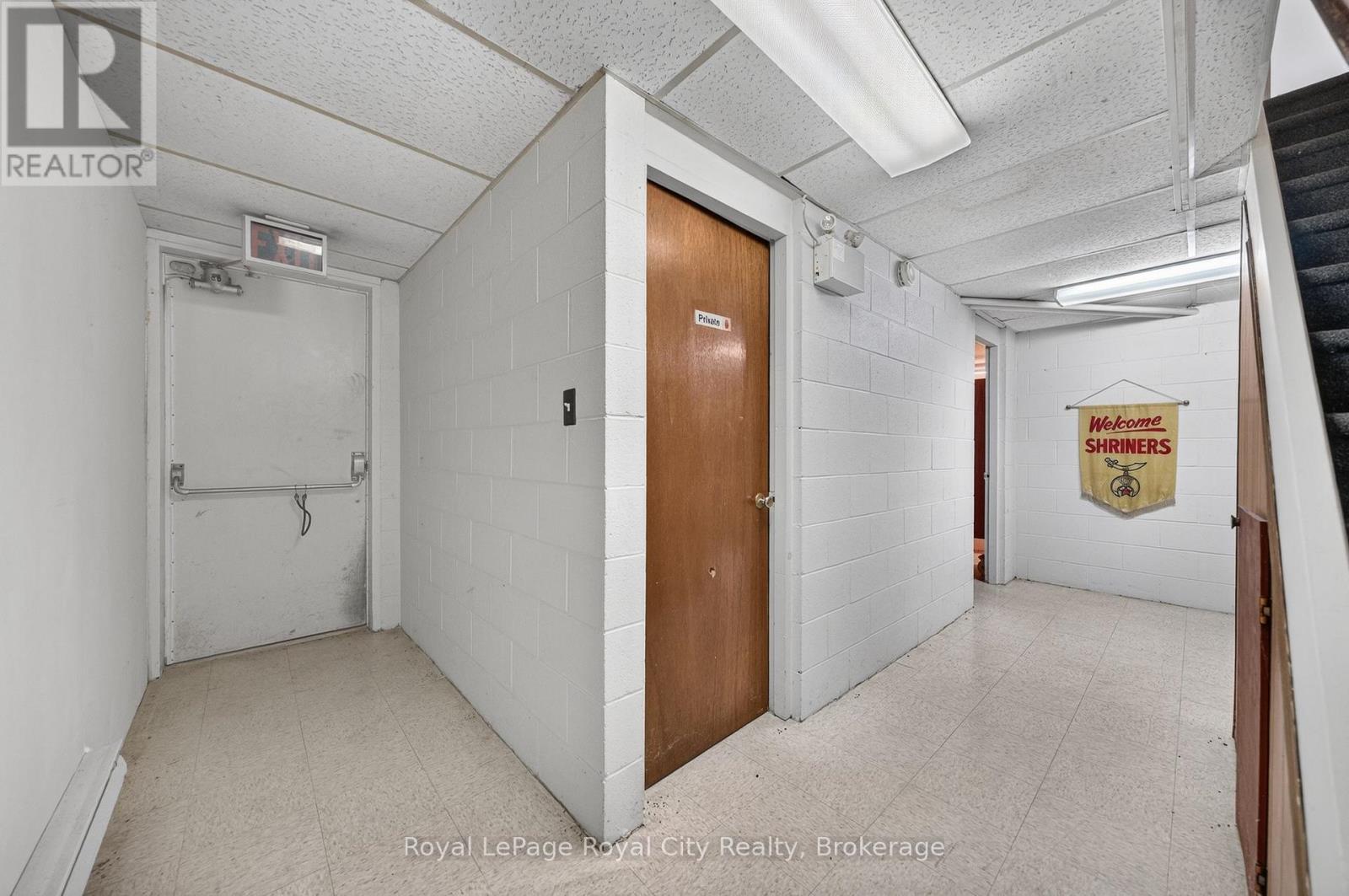 15 Cork Street East — photo 23