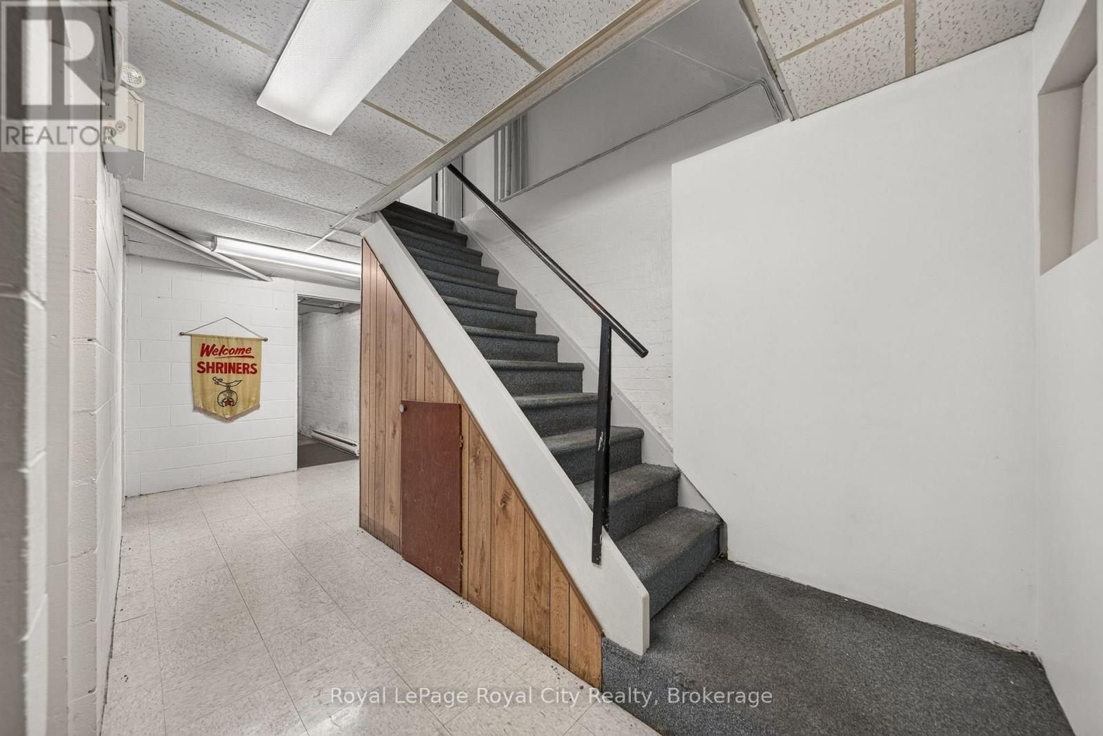 15 Cork Street East — photo 24