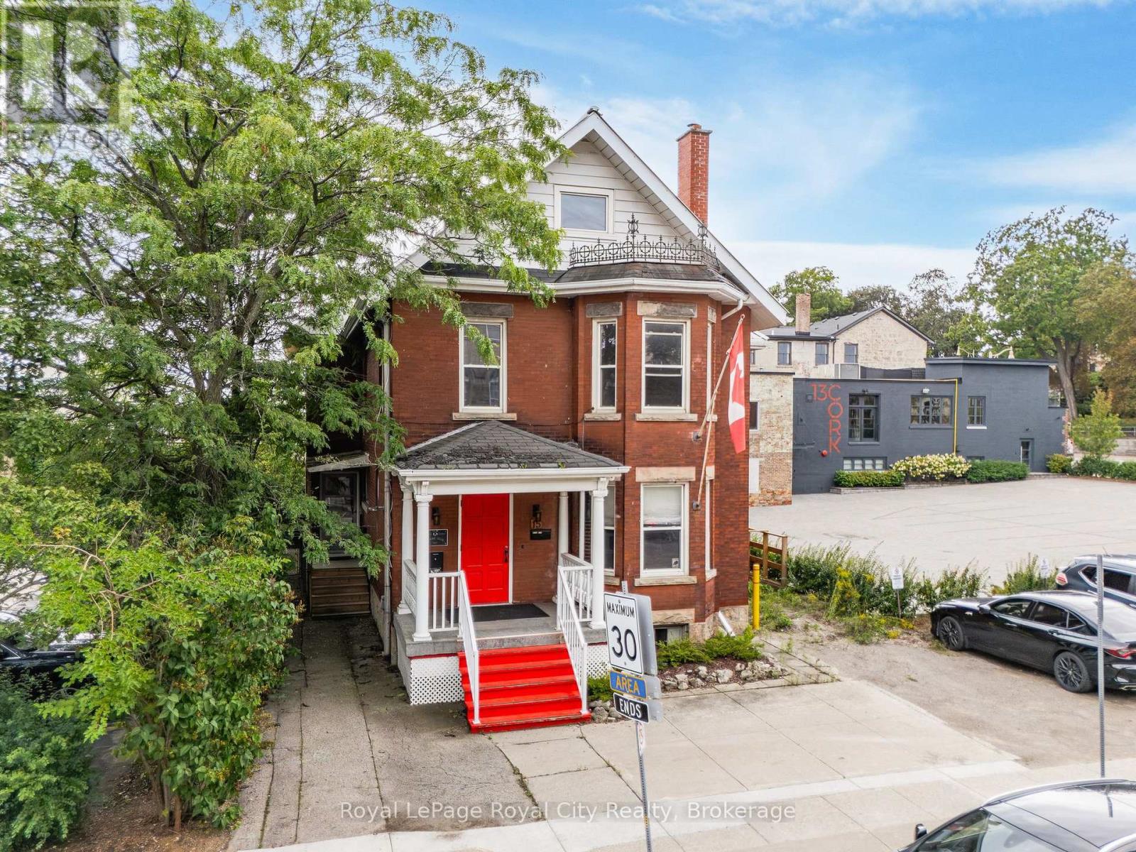 15 Cork Street East — photo 36