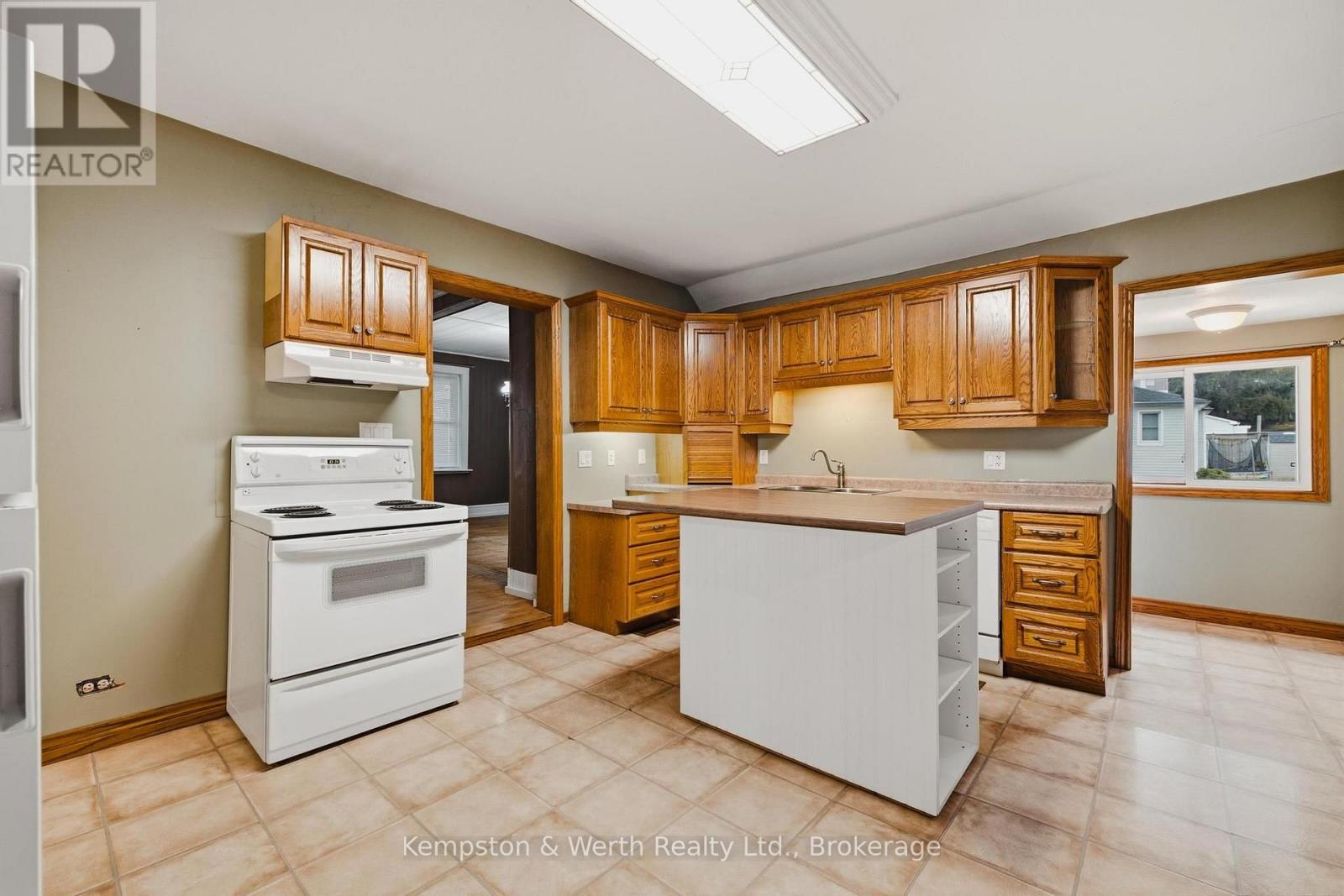 485 WALLACE AVENUE S - 11