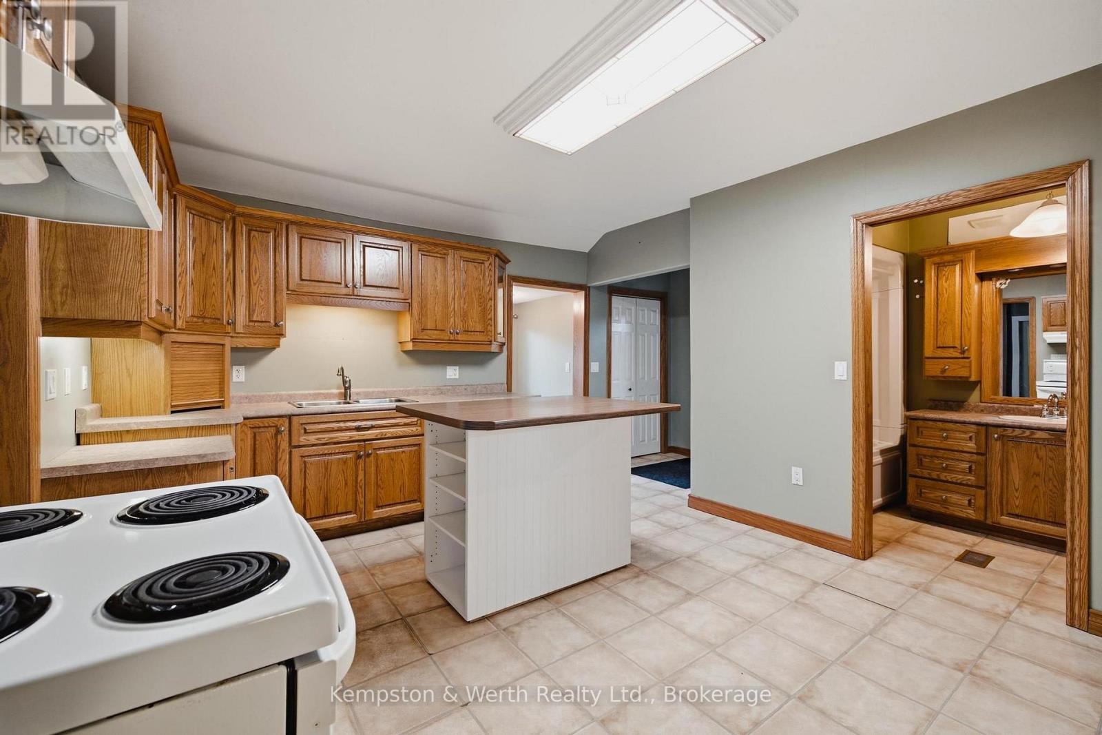 485 WALLACE AVENUE S - Image 13