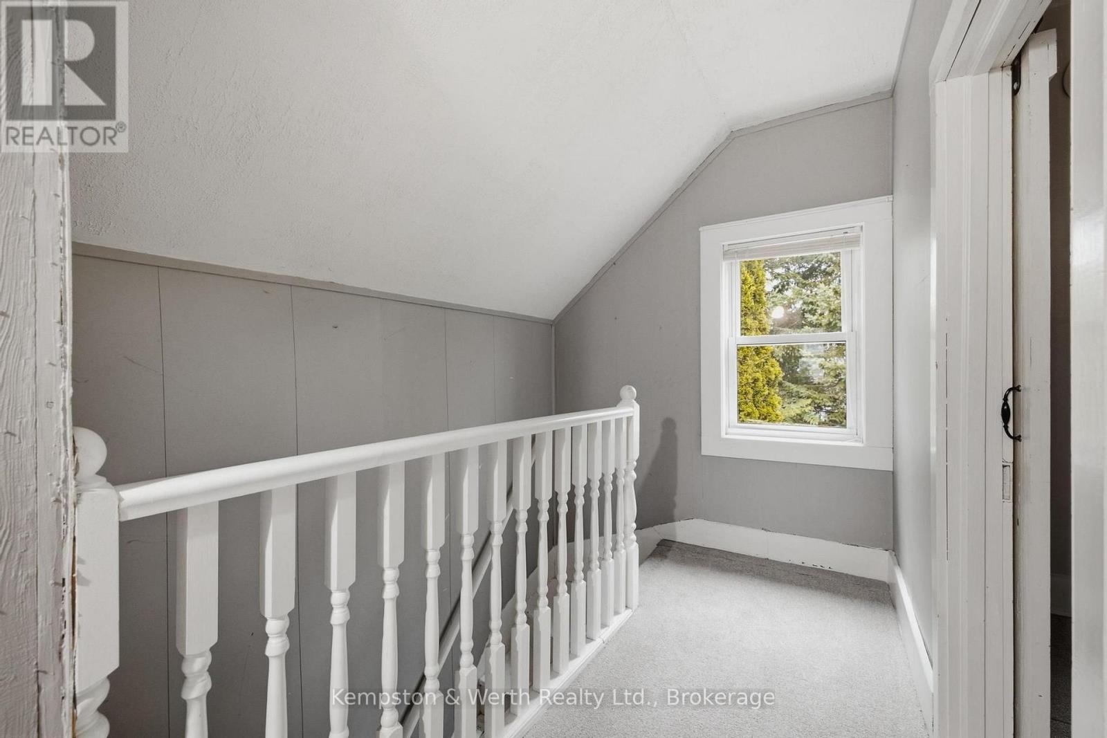 485 WALLACE AVENUE S - Image 21
