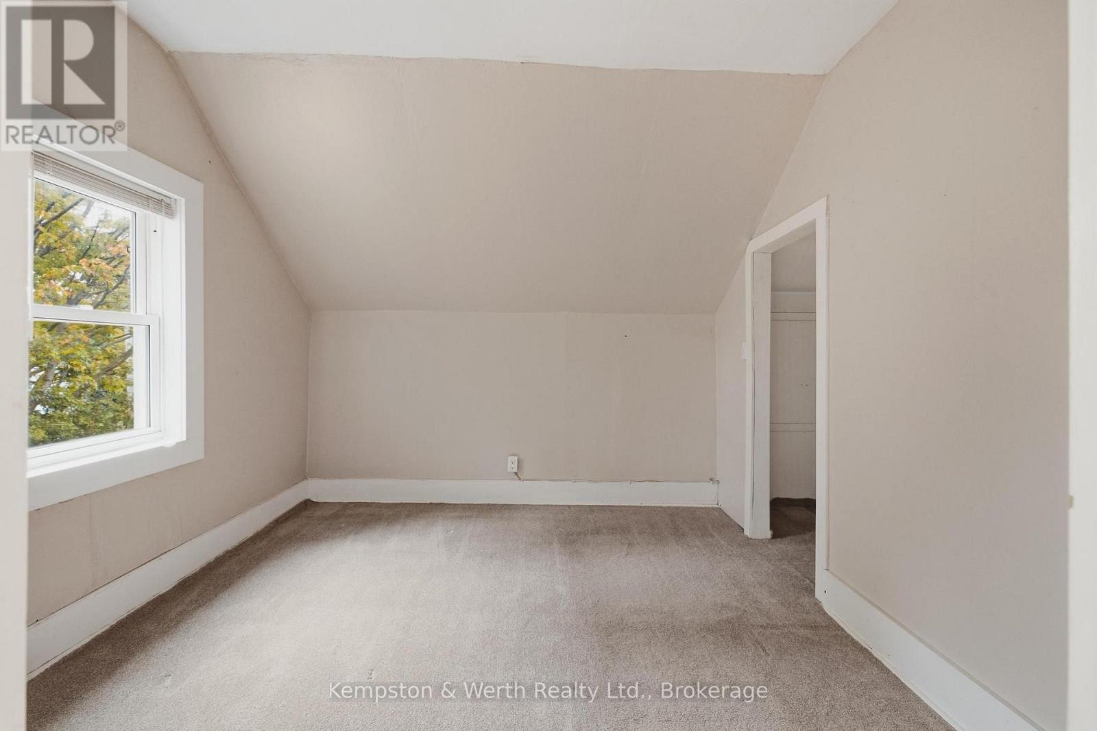 485 WALLACE AVENUE S - 22