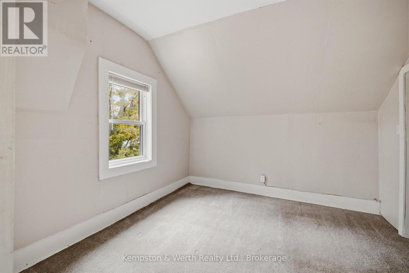 485 WALLACE AVENUE S - 23