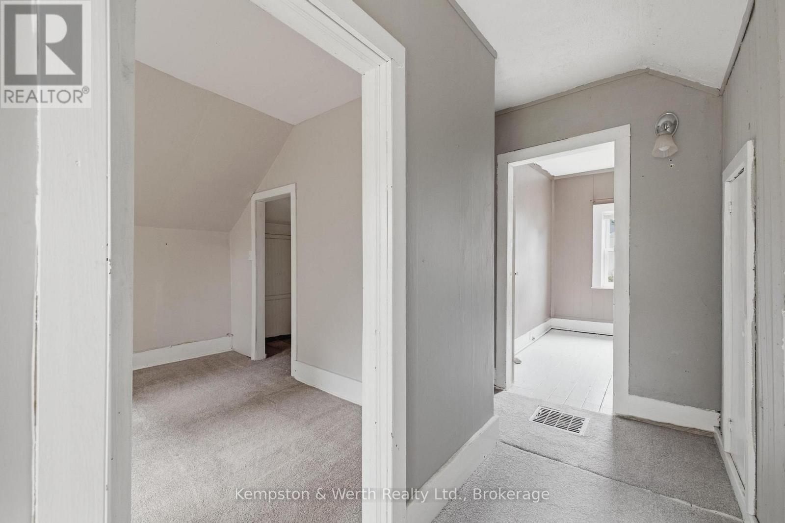 485 WALLACE AVENUE S - 24
