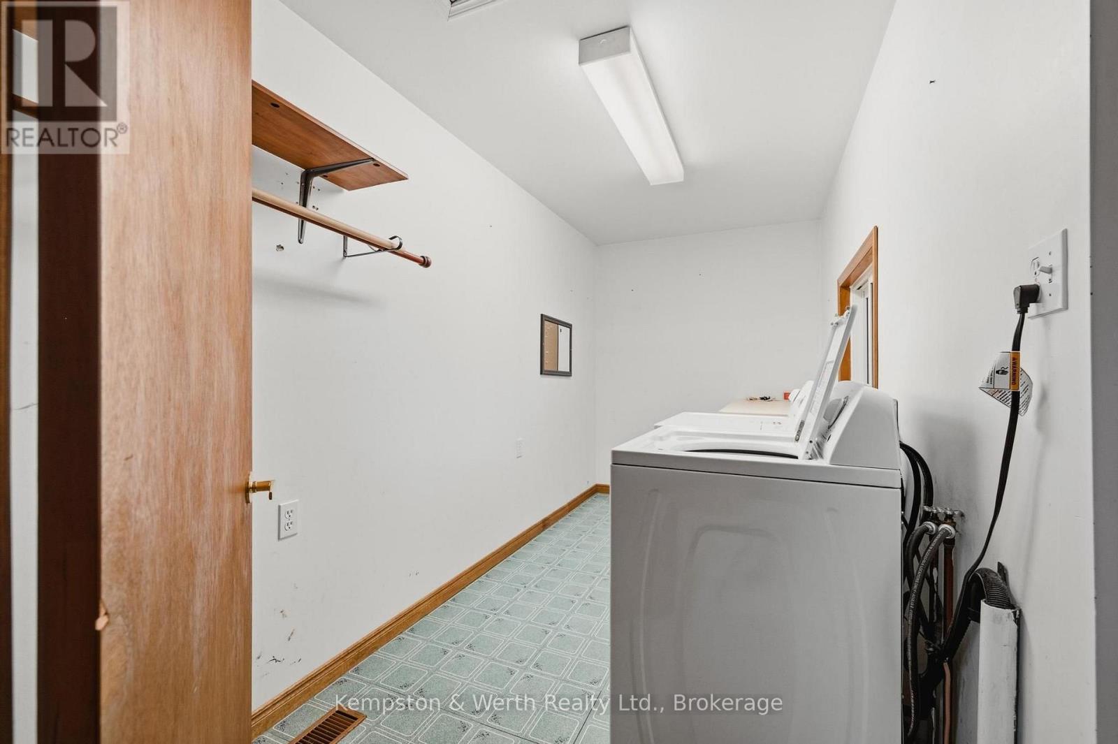 485 WALLACE AVENUE S - Image 27
