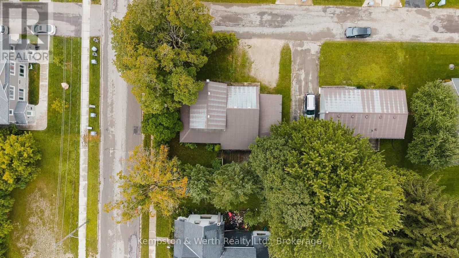 485 WALLACE AVENUE S - Image 32