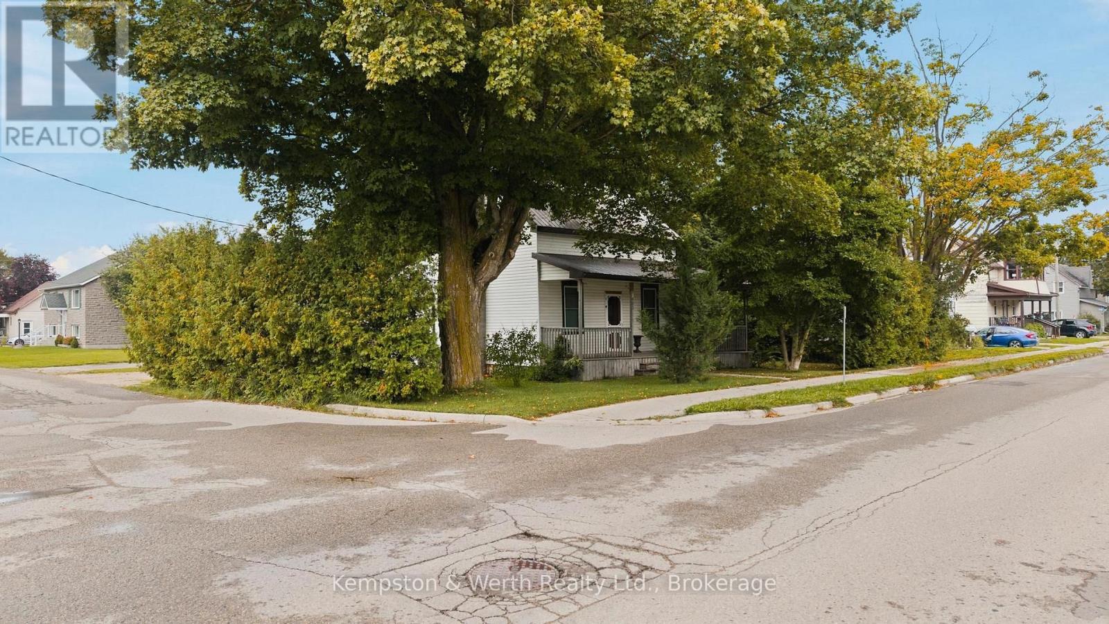 485 WALLACE AVENUE S - 33