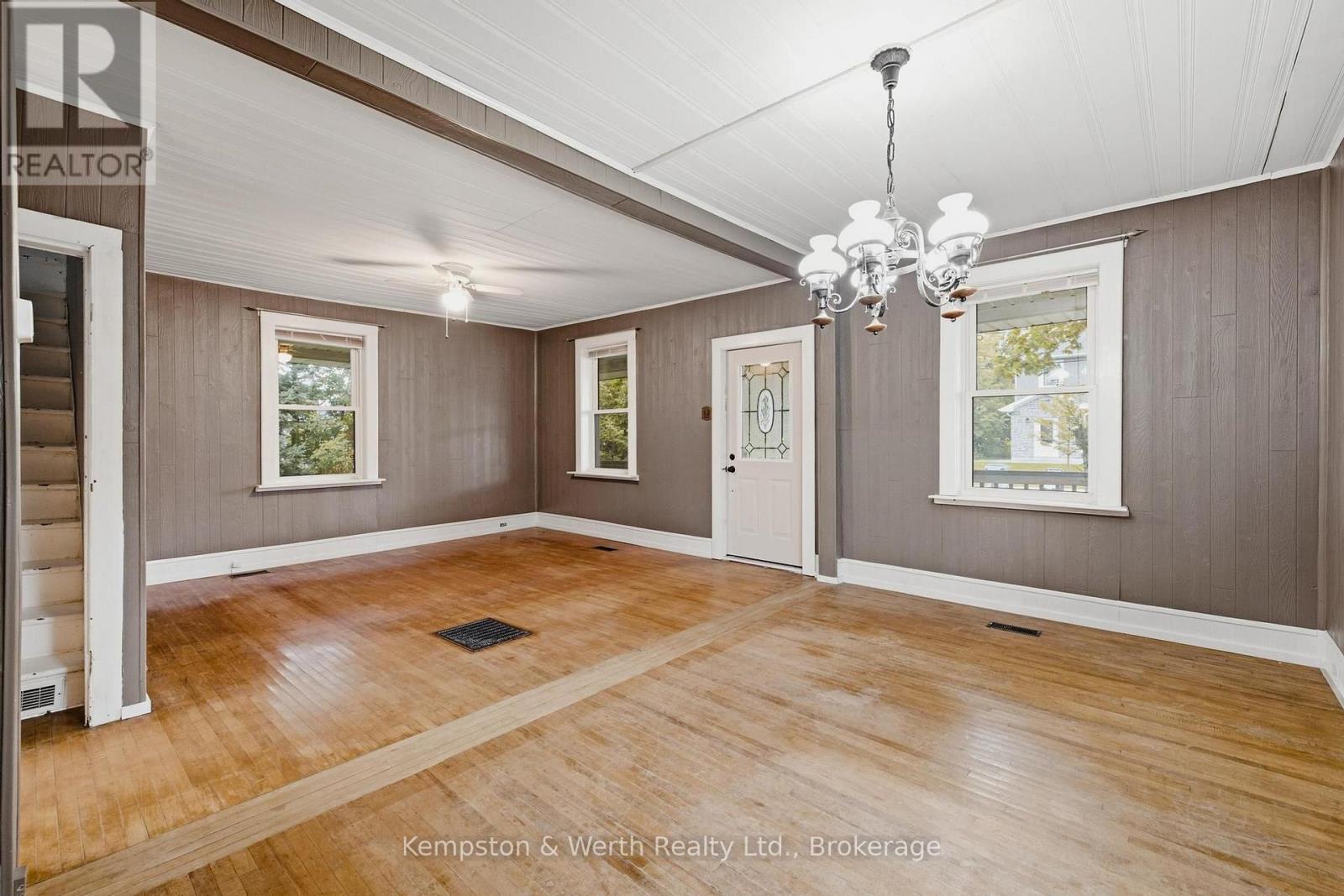 485 WALLACE AVENUE S - 8