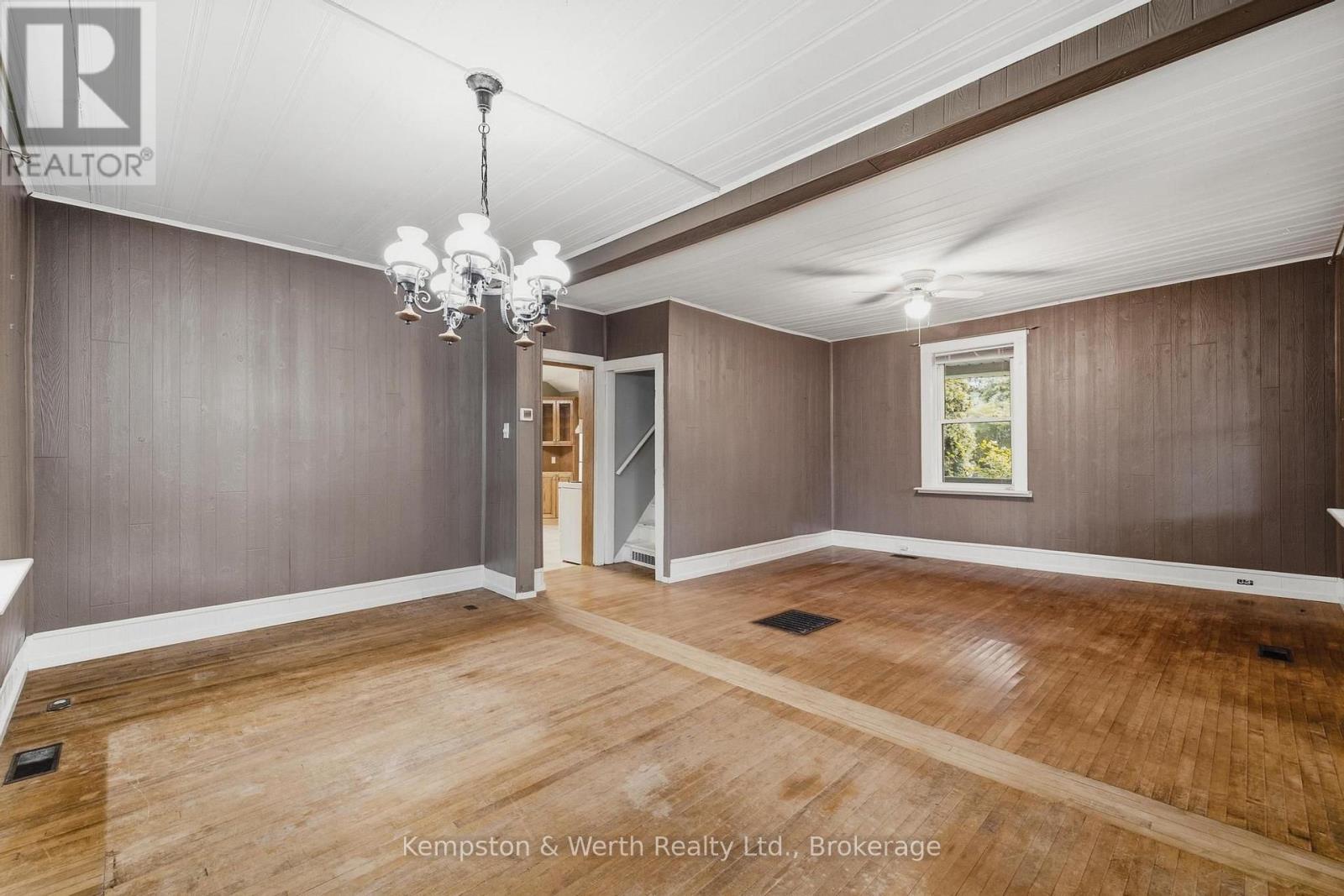 485 WALLACE AVENUE S - Image 9
