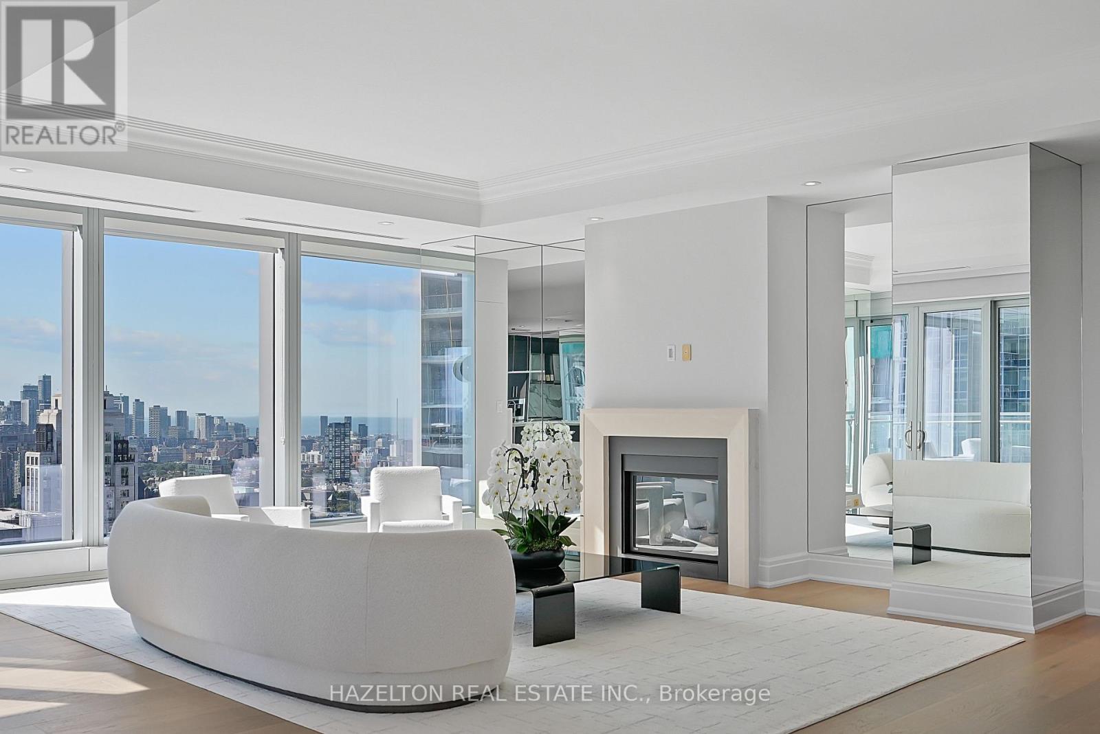 #3203 50 YORKVILLE AVENUE - 4