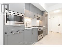 706 - 8 Manor Road W, Toronto, ON M4S2A5 Photo 9