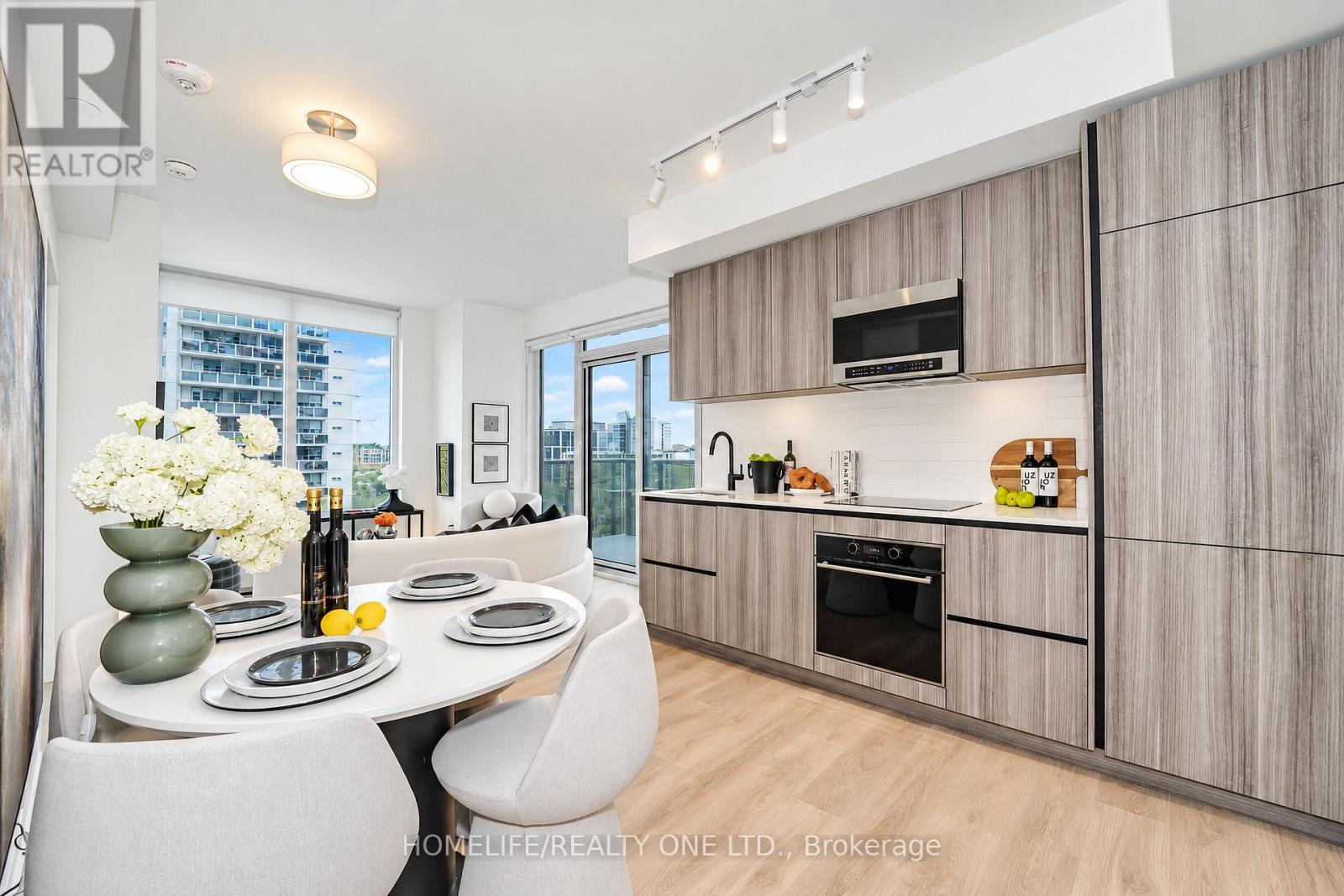 Photo of 1111 - 117 BROADWAY AVENUE