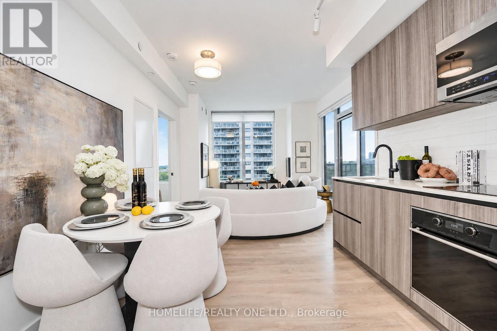 Photo of 1111 - 117 BROADWAY AVENUE