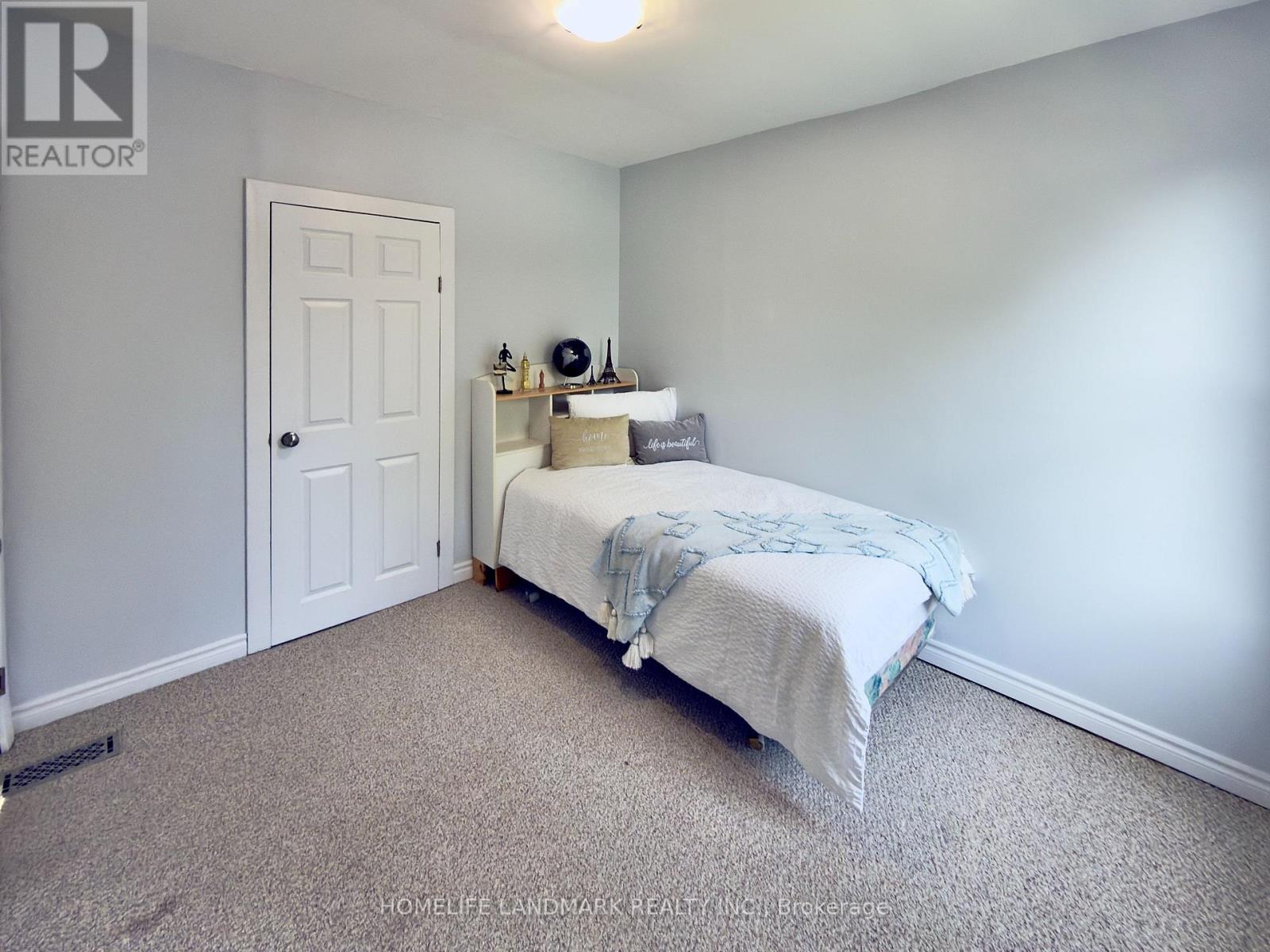 67 BANTING AVENUE - 20