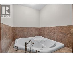 4685 Westridge Drive, Kelowna, BC V1W3A8 Photo 23