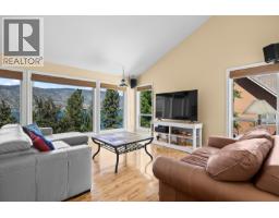 5pc Ensuite bath - 2620 Arthur Road, Kelowna, BC V1V2B7 Photo 9