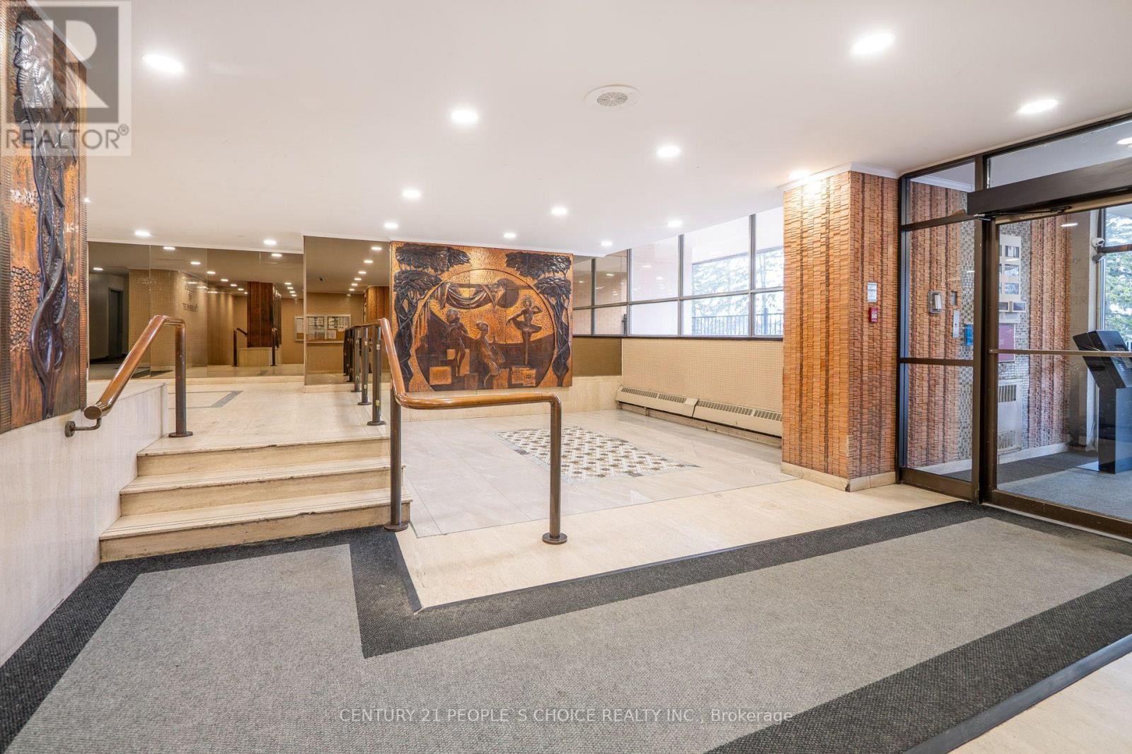 Photo of 910 - 40 PANORAMA COURT