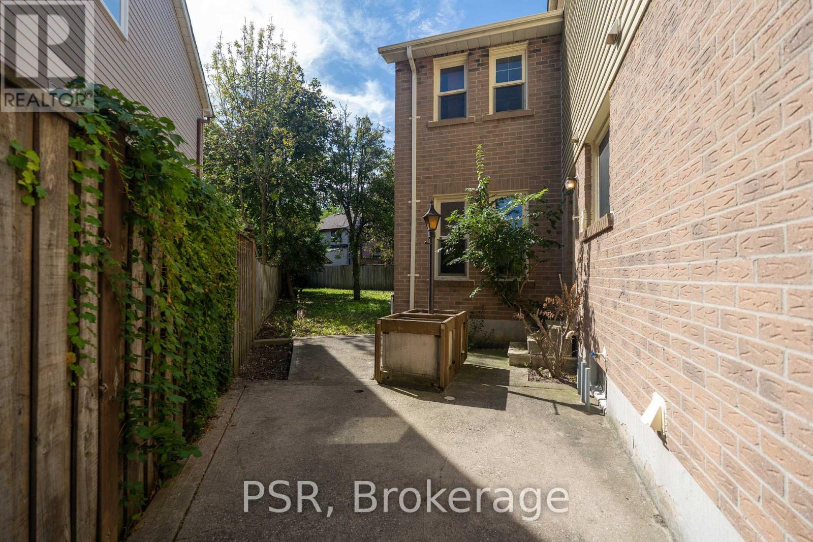 4069 CHELMSFORD COURT - Image 28