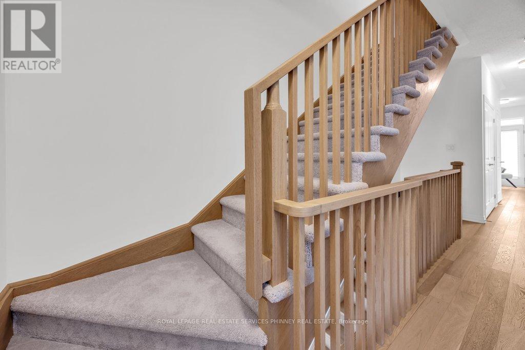 9 CROWN GATE - Image 27
