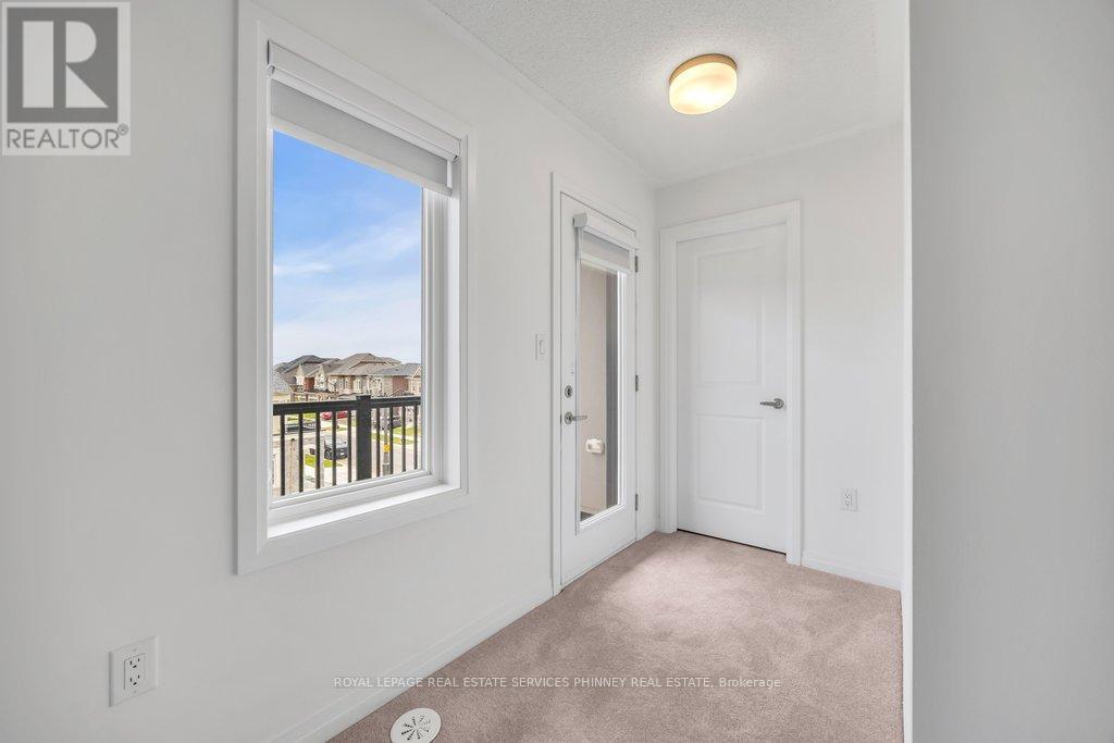 9 CROWN GATE - Image 31