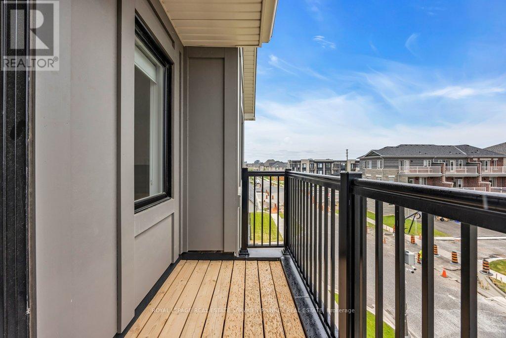 9 CROWN GATE - Image 32