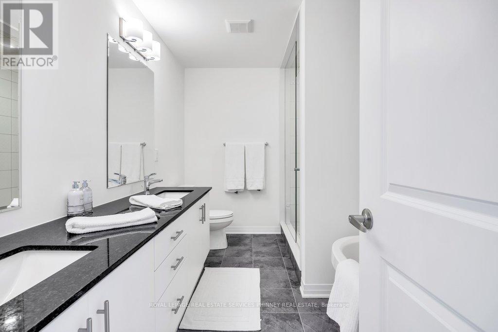 9 CROWN GATE - Image 33